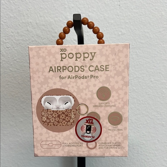 XO Poppy | Daisy AirPod Case - Picture 3 of 5